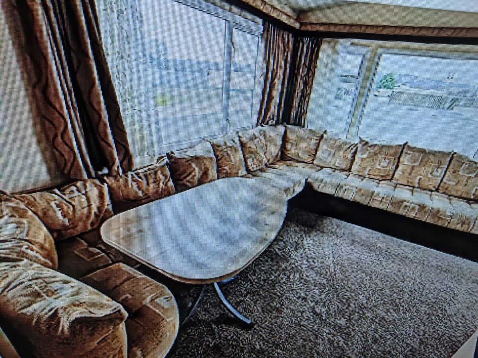 Caravan lounge seating